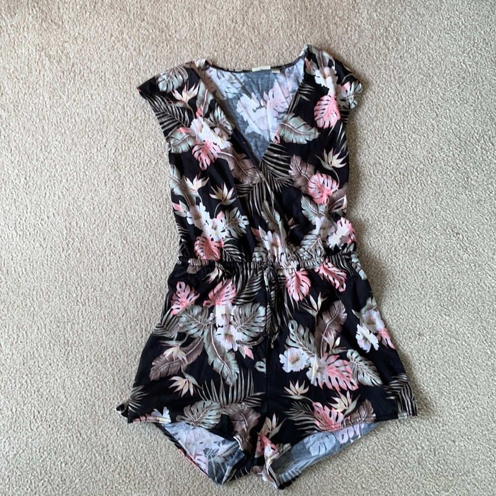 Floral beach romper S never worn